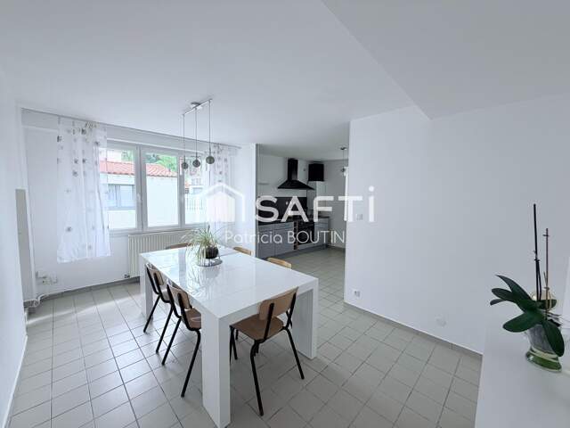 MAISON EN PIERRE 3 CHAMBRES + COUR A NIORT ! — photo du bien