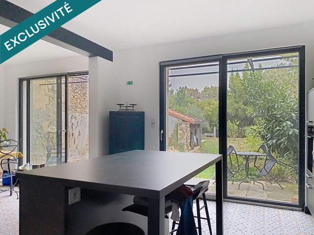 Maison de ville tout juste rénovée du sol au plafond ! — photo du bien