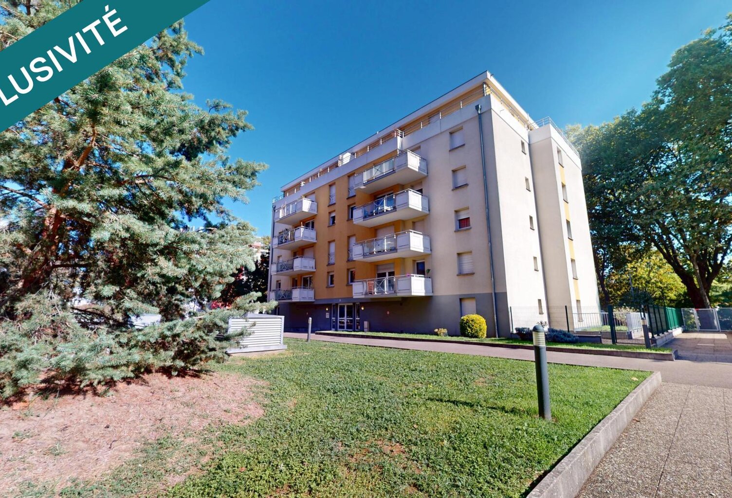 Mulhouse Nouveau Bassin  Appartement T2 de avec balcon, ascenseur et cave — photo 1