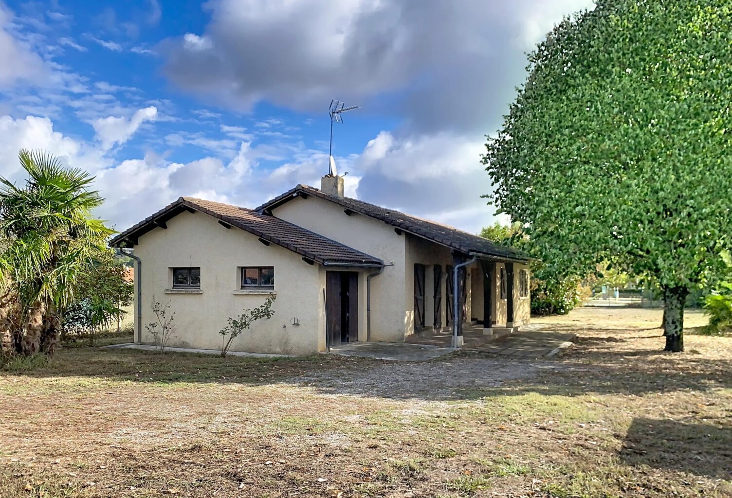 Maison de plain-pied de 107 m² avec grand terrain clos — photo 1