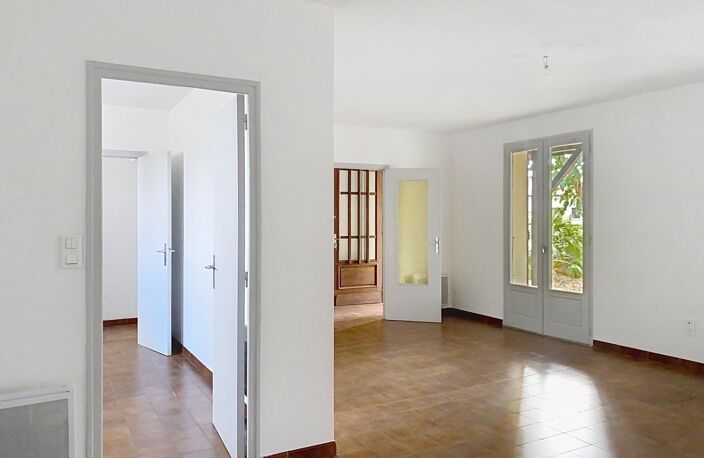 Maison de plain-pied de 107 m² avec grand terrain clos — photo 2