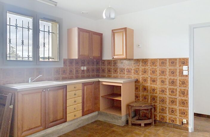 Maison de plain-pied de 107 m² avec grand terrain clos — photo 3