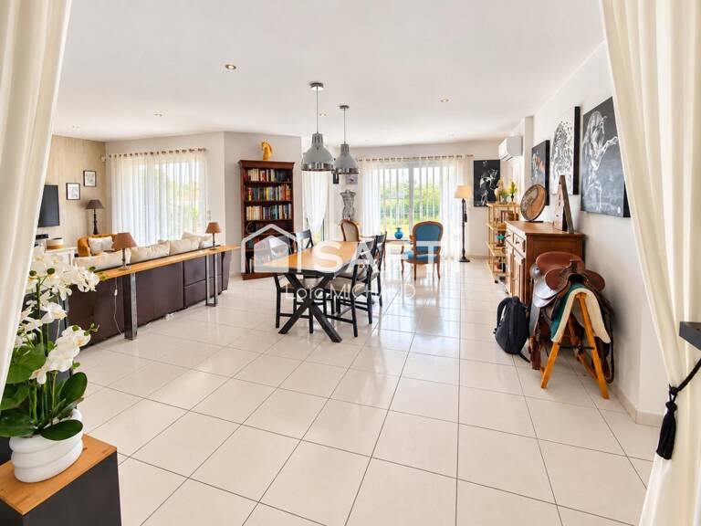170 m² de lumière et d'espace à Morlanne. — photo 1