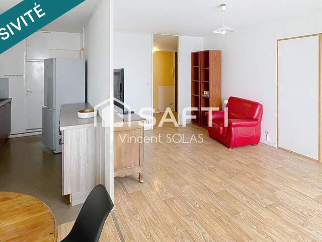 Appartement T5 Meublé - 4 Chambres - 2 SDE - Loggia - Cave + Parking - Proximité commodités - Bus — photo du bien