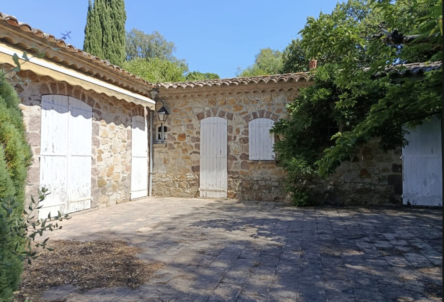 VILLA 5 PIECES A RENOVER A  GASSIN — photo 1