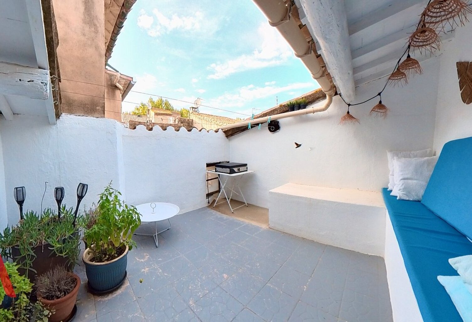 Charmante maison de village avec 3 chambres et terrasse sans vis-à-vis, à seulement 5 minutes de Pézenas. — photo 1