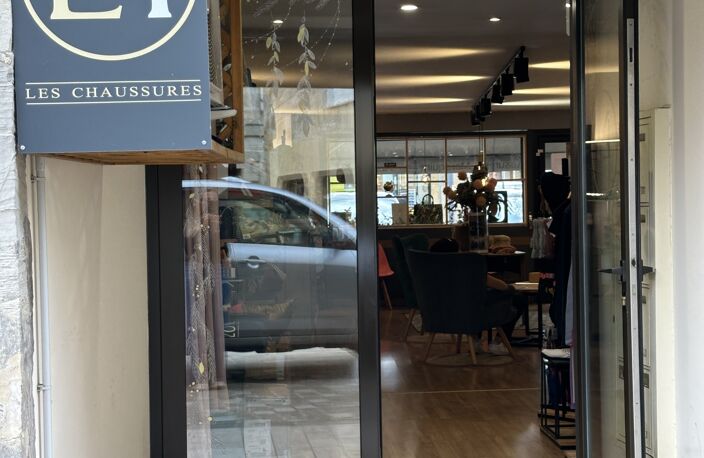 Vente Chaussure, Cuir 67 m&sup2; — photo 3