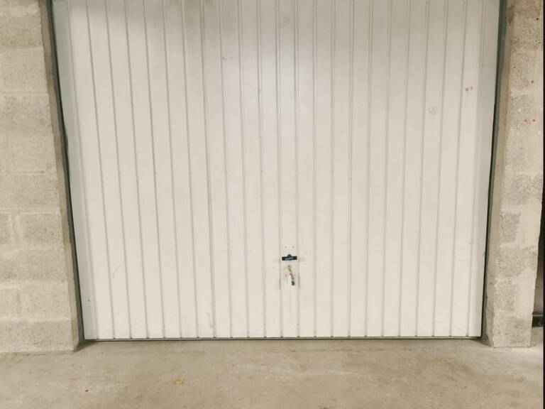 Vente Garage 15 m&sup2; — photo 1
