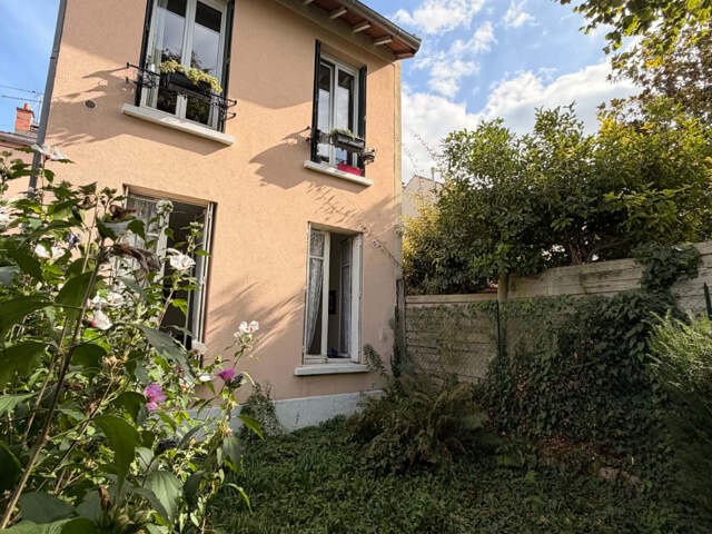 CADRE VERDOYANT - STUDIO DANS UNE PETITE MAISON — photo du bien