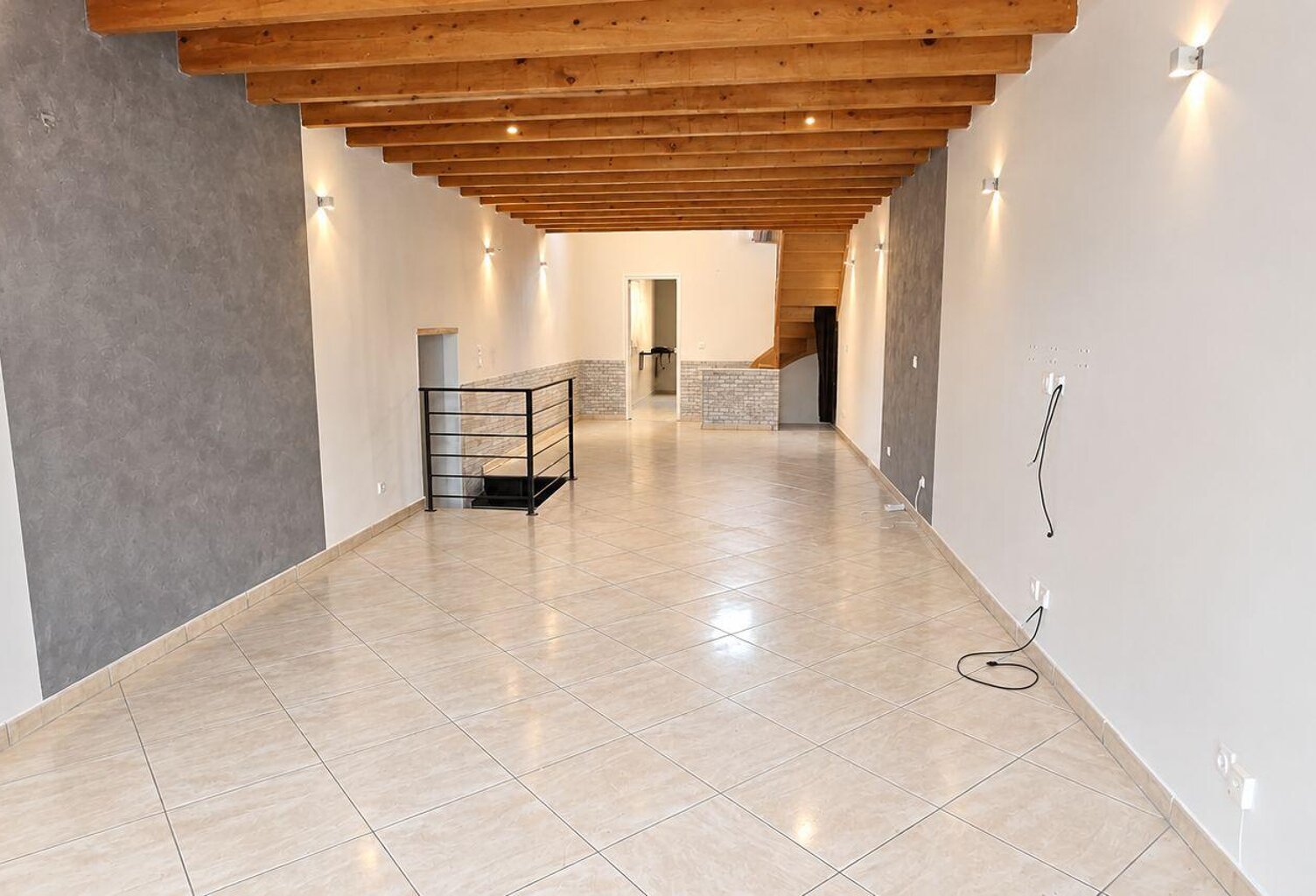 Vente Murs commerciaux 125 m&sup2; — photo 1