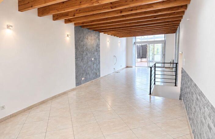 Vente Murs commerciaux 125 m&sup2; — photo 2