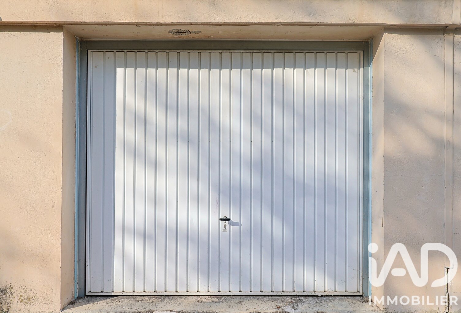 Vente Garage 17 m&sup2; — photo 1