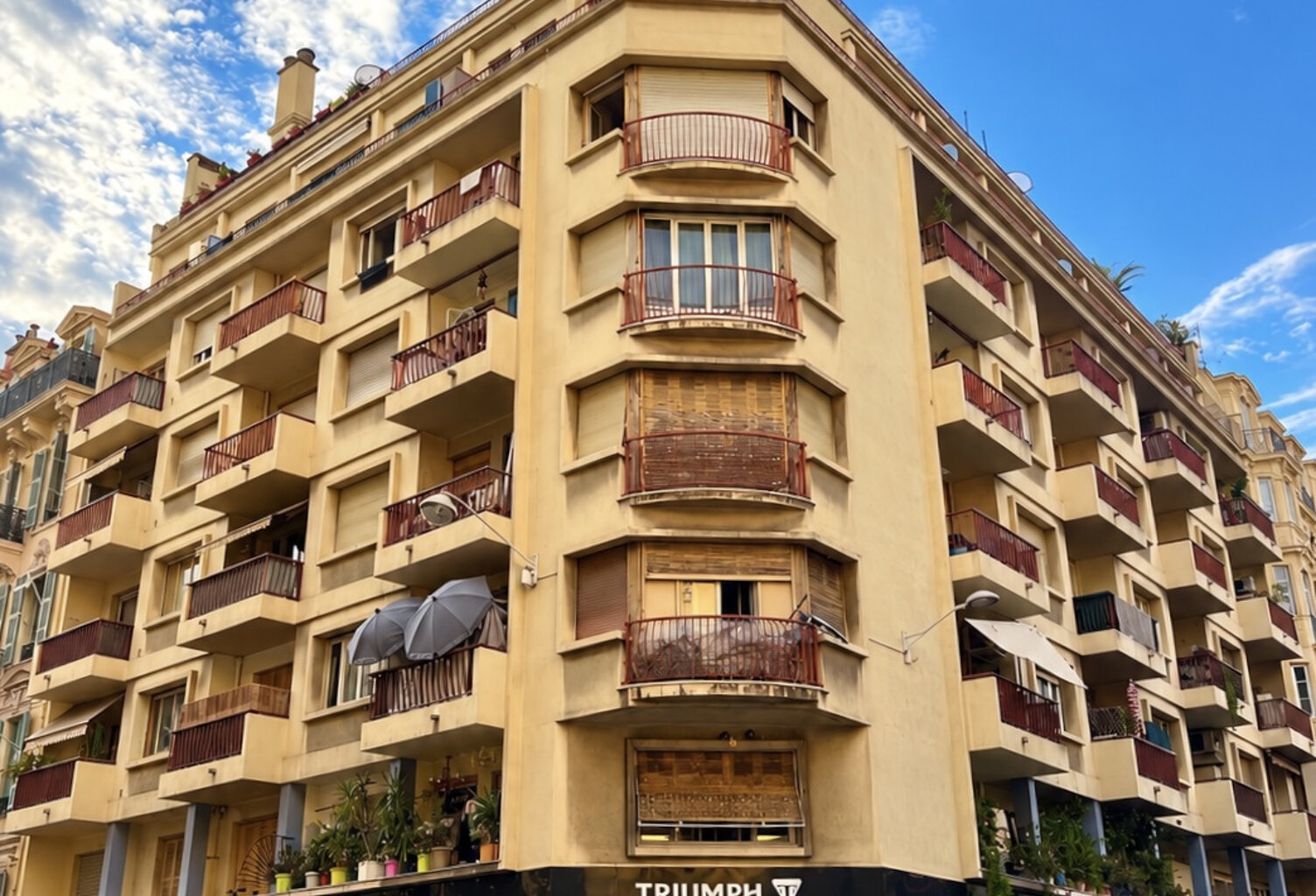 NICE CENTRE Bas Cimiez / Desambrois / Assalit : Appartement Balcon Ascenseur Parquet Massif Toutes Commodités — photo 1