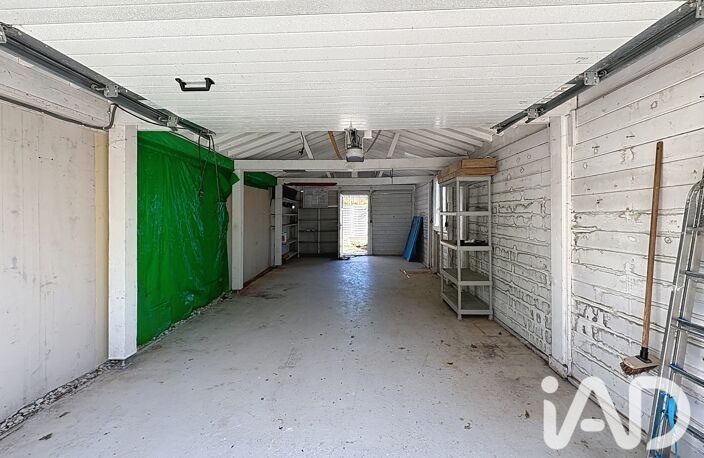 Vente Garage 49 m&sup2; — photo 2