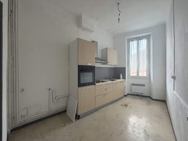 MARSEILLE 4ᵉ   CHUTES-LAVIE | T1 de 35 m2 Sud-Est lumineux, immeuble rénové | Idéal investisseur ou premier ac — photo du bien