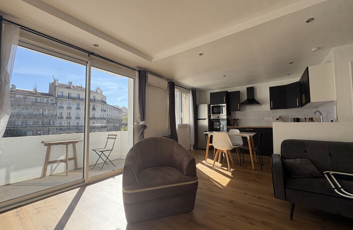 Marseille 2e, Joliette : T3 de 55 m2 rénové, climatisé, avec terrasse. Idéal investisseur — photo 2