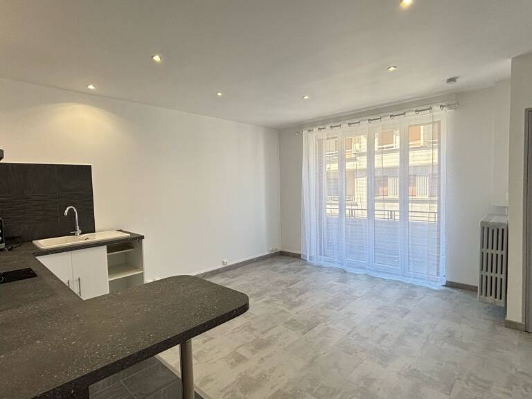 ANNEMASSE T2 avec double balcon — photo 1