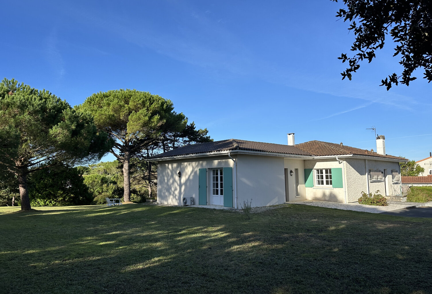 SAINT PALAIS / MER  proche plage  villa avec terrain boisé d — photo 1