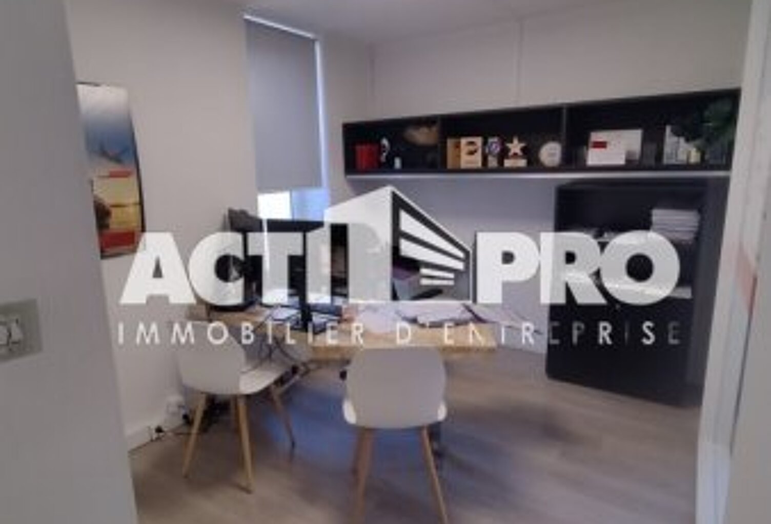 Bureaux à vendre — photo 1