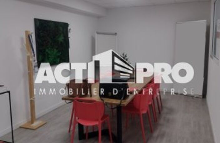 Bureaux à louer — photo 3