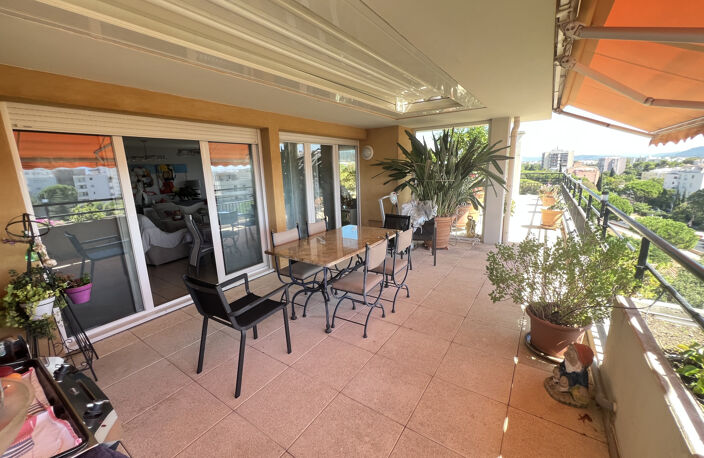 LA GARDE T4 110M2 STANDING VENDU EN NUE PROPRIETE — photo 2