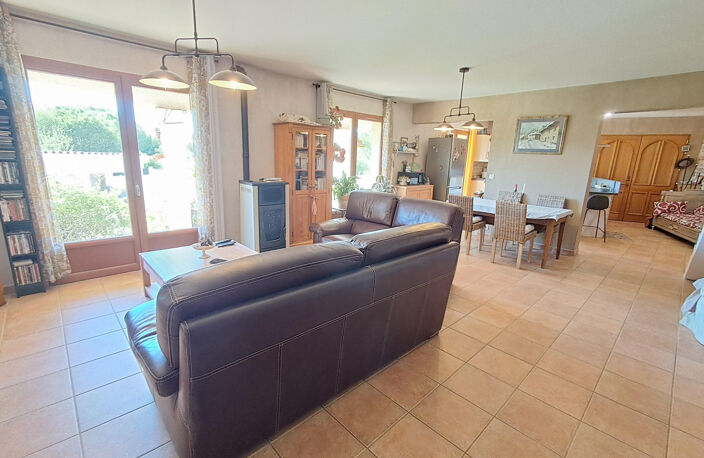 A VENDRE - Secteur Quissac - BELLE VILLA CONFORTABLE AVEC PISCINE- — photo 4