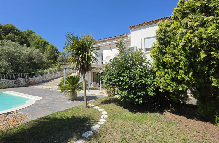 Maison 215 m2 sur terrain de 807 m2 avec piscine au sel — photo 2