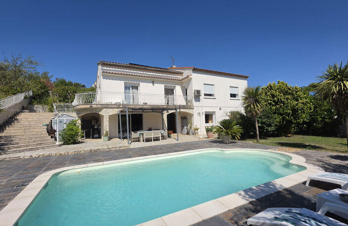Maison 215 m2 sur terrain de 807 m2 avec piscine au sel — photo 5