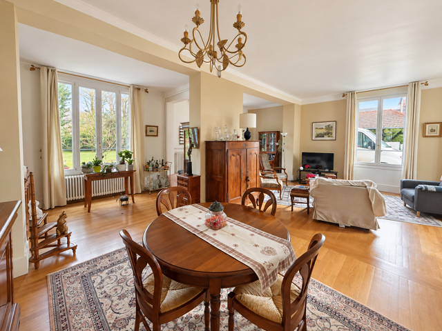 NOGENT-LE-ROI   DEMEURE DE CHARME DE 325 M2   PARC ARBORÉ, P — photo du bien