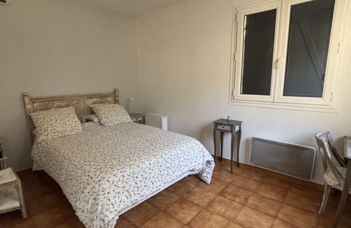 Maison familiale avec grand terrain de 5300 m2 - LAMBESC — photo 4