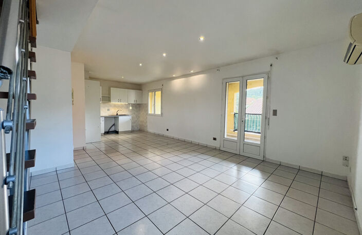 A Pignans, au 2ème et dernier étage, appartement type 3 en duplex de 61.88m2 avec terrasse de 18.64m2 et une p — photo 5