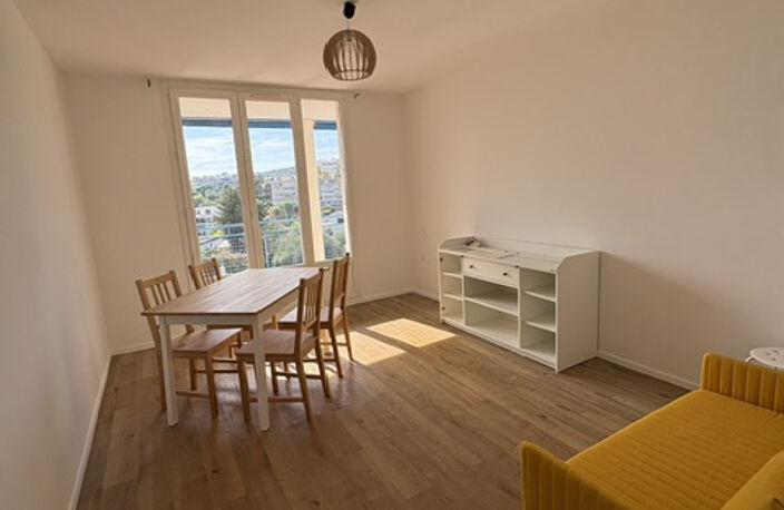 CANNES   AGREABLE 3P MEUBLÉ RÉNOVÉ 54 M2   APERÇU MER — photo 2