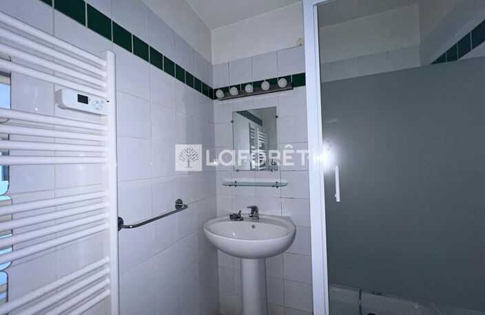 À louer - Studio 27 m² - Quartier La Chamberte — photo 4