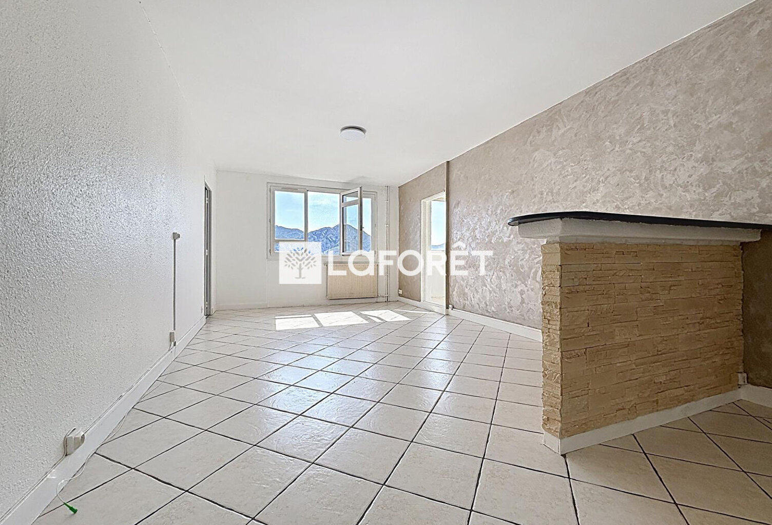T3 76 m² lumineux - étage élevé avec ascenseur - Piscine- vue dégagée - Marseille 10e — photo 1