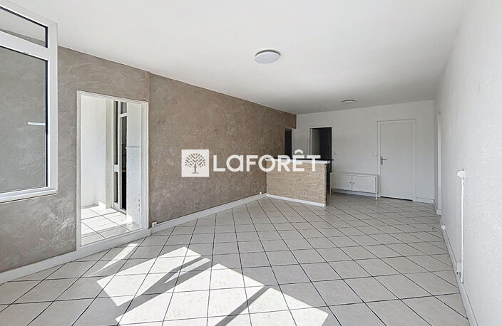 T3 76 m² lumineux - étage élevé avec ascenseur - Piscine- vue dégagée - Marseille 10e — photo 3