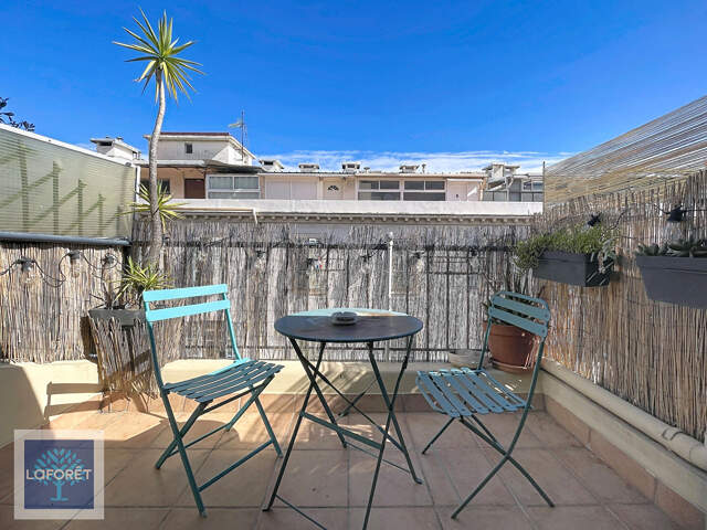 CHARMANT 2 PIECES avec terrasse — photo du bien
