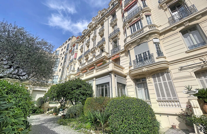LOFT de 67 m² - Quartier FLEURS — photo 2