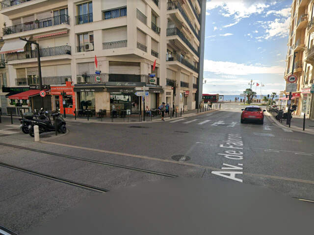 Local Commercial - Avenue de la Californie — photo du bien