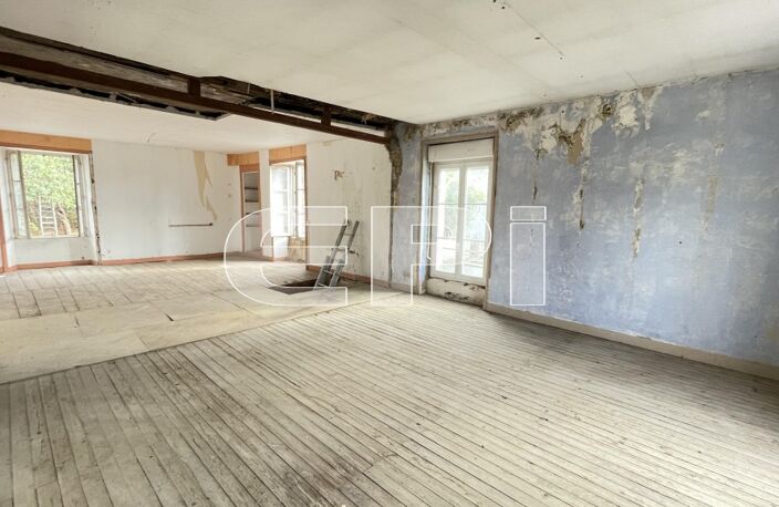 6421 GLENAY, 4 KM ST-VARENT<br>Maison à rénover entièrement e — photo 3