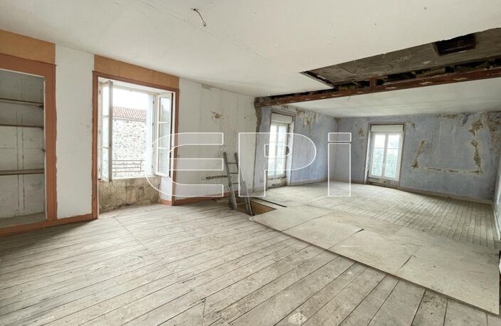 6421 GLENAY, 4 KM ST-VARENT<br>Maison à rénover entièrement e — photo 4