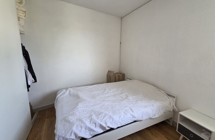 T2 - Balcon et stationnement - Proximité Cézeaux et CHU — photo 3