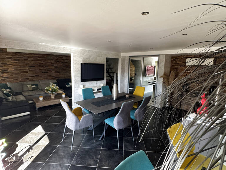 RARE À SAINT-CYR-SUR-MER   DUPLEX 148 M2 AU CŒUR DU VILLAGE — photo 1