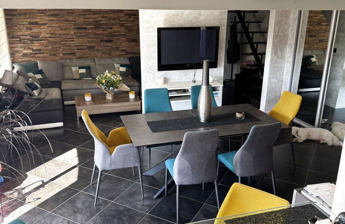RARE À SAINT-CYR-SUR-MER   DUPLEX 148 M2 AU CŒUR DU VILLAGE — photo 2