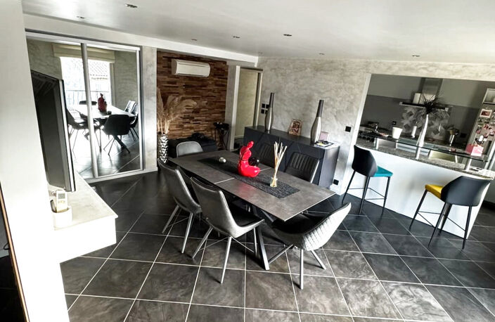 RARE À SAINT-CYR-SUR-MER   DUPLEX 148 M2 AU CŒUR DU VILLAGE — photo 3