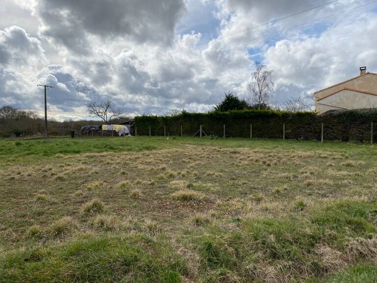 Terrain à bâtir à Rochefort (17300) — photo 1