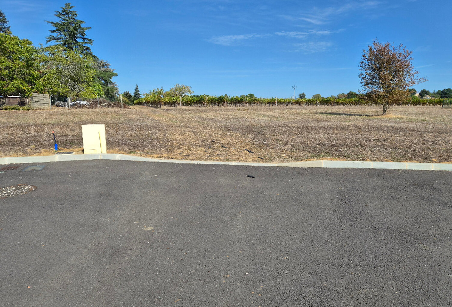 Terrain à bâtir à Vélines (24230) — photo 1