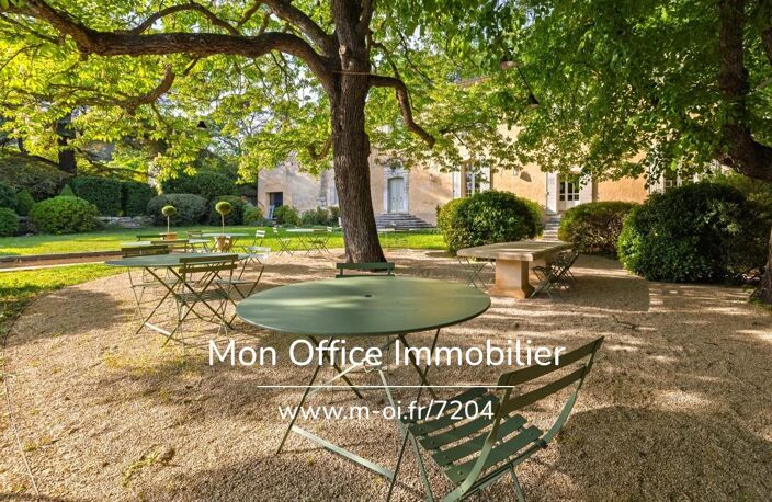 Référence : 7204-VCL - Bâtisse 17ème avec deux bastides, 5 appartements - Parc sur 1 hectare - 13 100 AIX EN PROVENCE — photo 2