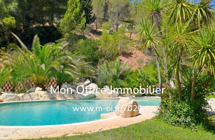 Référence : 7020-VCL - Maison sur 1 hectare avec jardin paysager au Montaiguet - 13590 MEYREUIL — photo 2