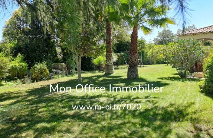 Référence : 7020-VCL - Maison sur 1 hectare avec jardin paysager au Montaiguet - 13590 MEYREUIL — photo 4