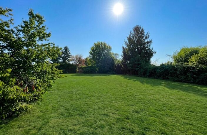 Terrain constructible de 690 m² à Tramoyes (01390) — photo 2